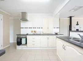 Lyndoch Breeze 4-Bed Getaway