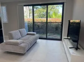 Luxury 2 Bedrooms Granny Flat in peaceful neighbourhood