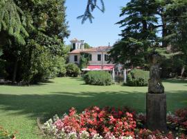 Hotel Villa Luppis, hotell i Pasiano di Pordenone