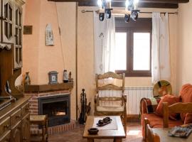 Welcoming House in Hueva, Great View, ξενοδοχείο σε Hueva