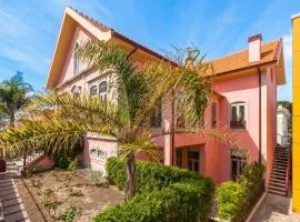 House sea view in Moledo with balcony and Internet.