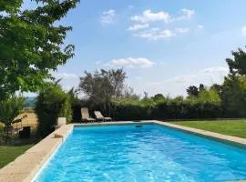 Maison spacieuse près de Valréas avec piscine