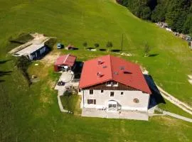 Maison isolée et calme à Septmoncel avec vue sur montagne