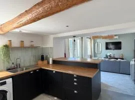 Bright apartment in the heart of Pélissanne