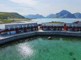 Spectacular Waterfront Fishermans Cabin - Rorbu