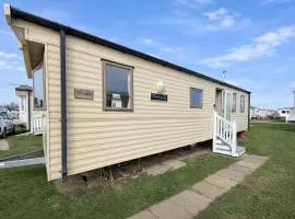 Lovely 6 Berth Caravan For Hire At Barmston Beach Holiday Park Ref 62062Hc