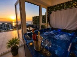 SUMMERLAND Sea View Penthouse & Jacuzzi