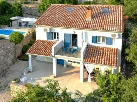 Casa Dorella in peaceful location with a sea view