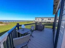 Luxury Lodge With Stunning Full Sea Views At Hopton Ref 80010W