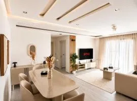 Luxury 2BR Apartment Private Jacuzzi 10mins From Airport