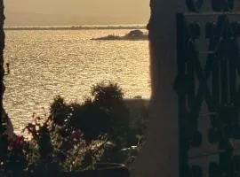 Thomis Sea View Home