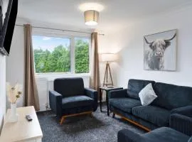 Central Hawick Apt - Free Parking - Self Check-In