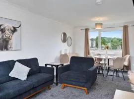 Central Hawick Apt - Free Parking - Self Check-In