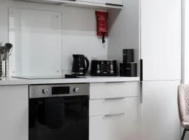 Contractor-Friendly - Hawick - Free Parking - 2BR