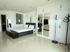 View Talay 6 Pattaya Beach Apartment by Honey
