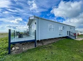 Modern Caravan With Beautiful Seaviews In Suffolk! Ref 90023Sv