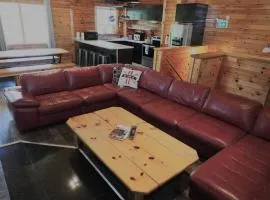 Renovated 6 Bedroom Chalet Hot Tub Near Village