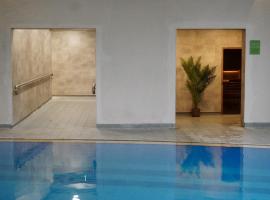 Twin Trees Hotel & Brusna Falls Leisure, hotel v mestu Ballina