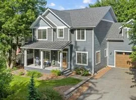 Modern CDA Retreat Near Downtown & Fully Stocked