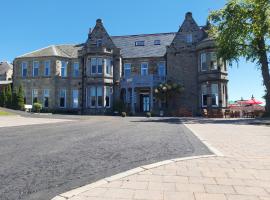 The Strathearn Hotel, hotelli kohteessa Fife