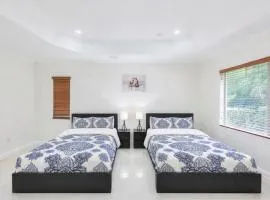 Twin Luxury Villas - 10Bedroom - 8Baths - Private
