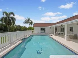 Private Pool Home in Wellington Near Equestrian Venues Sleeps 8 with King Suite