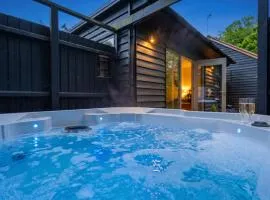 Hot Tub Lodge in Thetford Forest