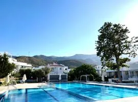 Milos Breeze Modern 2-Bedroom Apartment with Pool Alsancak Girne