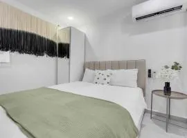 AQUA Casa A1 - Rm 2 -Charming Bedroom