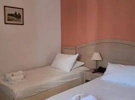 Ξενώνας Αμαλία - Guesthouse Amalia