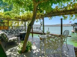 Shared Boat Dock at Clear Lake Couple’s Retreat