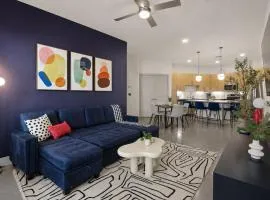 Luxe 2BR w 2 King Beds, Gym and Pool Access