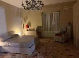 Spacious and bright three-room apartment 10 minutes from Milan- spazioso e luminoso 3 locali a 10 min da Milano