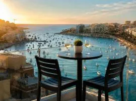 Luxury Panoramic Penthouse w Jacuzzi & Sea View