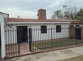 Casa Amplia con Quincho y Chimenea en Valle Viejo