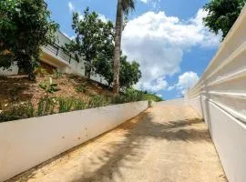 Beach & Mountain Villaterrenaspoolbbq6Br