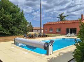Gorgeous Home In Civrac-En-Médoc With Wifi
