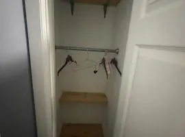 400 sq ft Quiet Private Area
