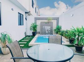 Casa con piscina privada para familias, hotelli kohteessa Amalia