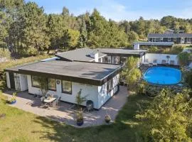 Holiday Home With Pool Terraces Near Beach