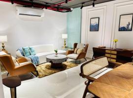 Viesnīca Hotel Prithvi Studio - RDC And Santosh Hospital pilsētā Gāzijābāda