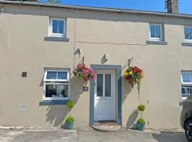 Waverton Hall Cottage - Uk52027