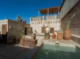 Marrakech Medina - Private Riad 4 rooms Rooftop and pools