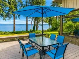 Poulsbo Waterfront Lodge with Game Room Library
