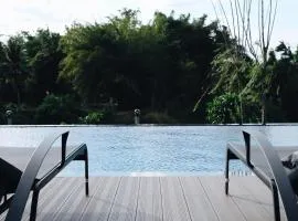 Riverawan Hotel