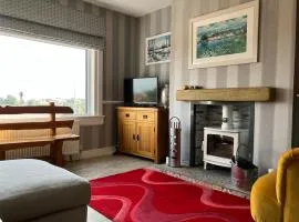 Beautiful 3 bedroom house with sea view, 40 minutes from Edinburgh