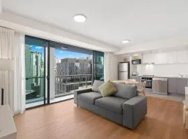 CBD 1BR River & Botanic Garden Views with Pool and Gym