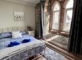 HEATWAVE ESCAPE BY THE SEA Gothic Church w Sea & Castle Views 2 & 3 night stays available