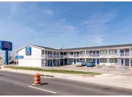 Motel 6 Fort Worth, TX - North