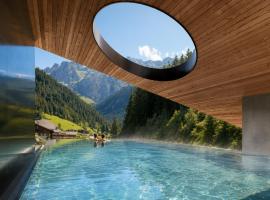 The Oswald Grand Hotel, hotel in Selva di Val Gardena